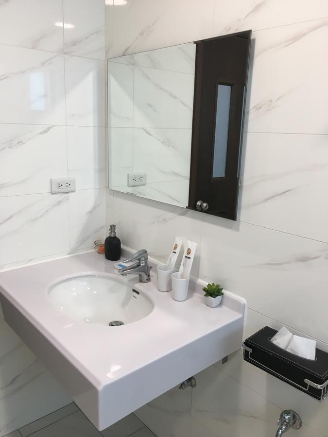 Taichung Hsr Homestay Екстер'єр фото